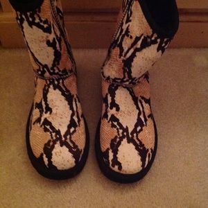 Ugg boots Size 6 New